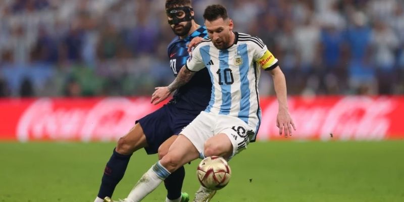 Phong cách thi đấu trên sân cỏ của Messi